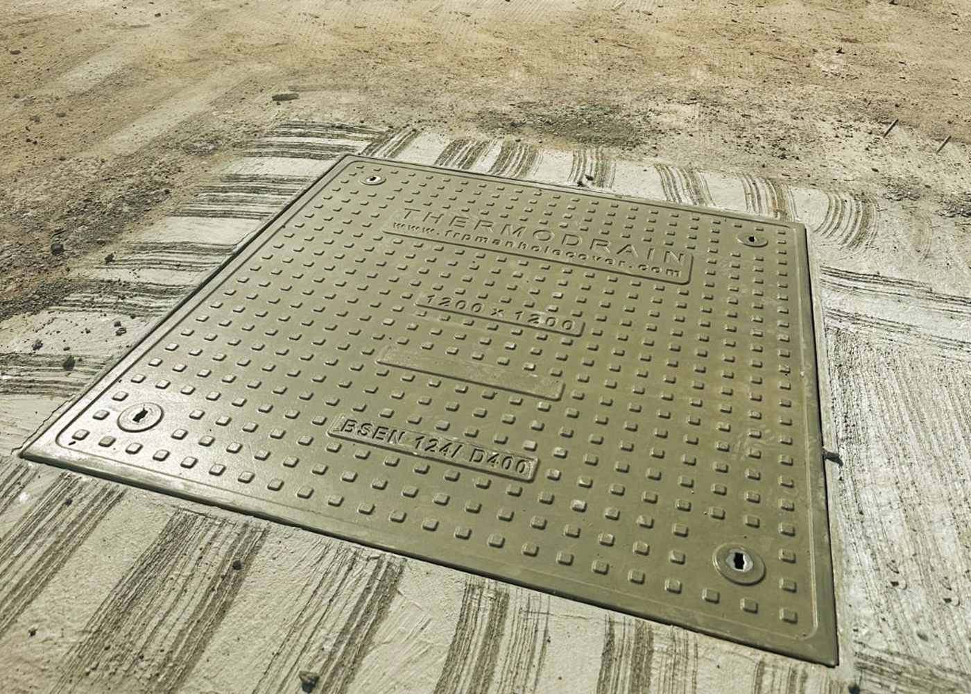 solid-top-manhole-covers-with-frame